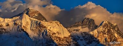 Panorama of Everest (21923x8215 px)