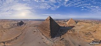Панорама Великих Египетских пирамид