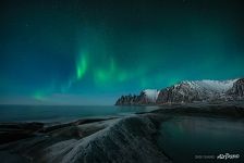 Северное сияние над островом Сенья Северное сияние над островом Сенья