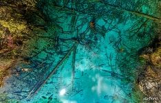 Над озером Пяти Цветков. Национальный парк Цзючжайгоу, Китай