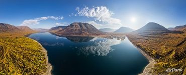 Озеро Лама, плато Путорана, Россия Озеро Лама, плато Путорана, Россия