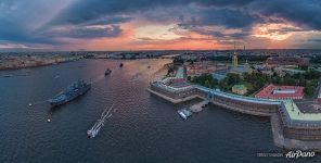 У Петропавловской крепости У Петропавловской крепости