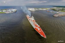Ракетный крейсер «Маршал Устинов» в Кронштадте Ракетный крейсер «Маршал Устинов» в Кронштадте