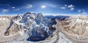 Над долиной Кхумбу, Эверест