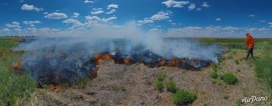 Степной пожар. Предуральская степь