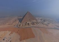 Пирамида Хеопса туманным утром