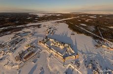 Зимний Соловецкий монастырь с высоты Зимний Соловецкий монастырь с высоты