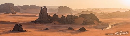 Скалы в пустыне Сахара