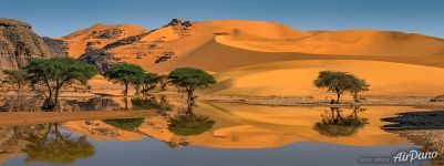 Вода в пустыне Сахара. Панорама