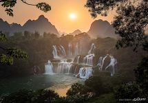 Закат над водопадом Дэтянь Закат над водопадом Дэтянь
