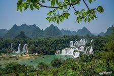 Вид на водопад Вид на водопад