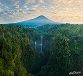 Водопад Тумпак Севу и вулкан Семеру