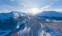 Сопка Поперечная и хребет Карымшина Сопка Поперечная и хребет Карымшина