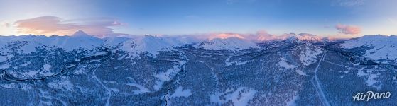 Снежная Долина на закате. Панорама