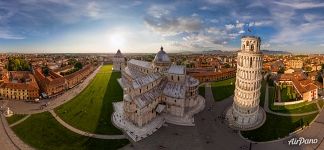 Leaning Tower and Duomo cathedral at sunset