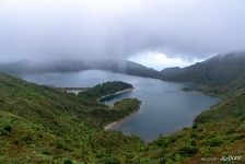 Озеро на острове Сан-Мигел