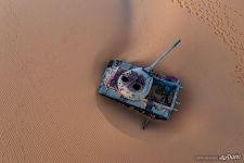Советские танки и БТР в песках Сахары после поражения Ливии от Чада в «Войне Тойот» Советские танки и БТР в песках Сахары после поражения Ливии от Чада в «Войне Тойот»