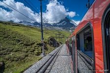 Поезд в Альпах
