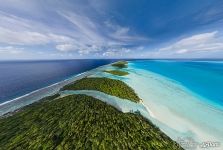 Над Motu Tiaraunu и Tauin. Вид на Auroa, Hiraanaa, Oroatera