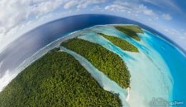 Над Motu Tiaraunu и Tauin. Вид на Auroa, Hiraanaa, Oroatera
