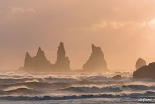 Скалы Рейнисдрангар на закате, Юг Исландии