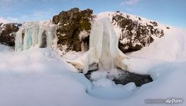 Замерзший водопад