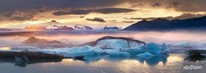 Ice lagoon Jökulsárlón, Iceland