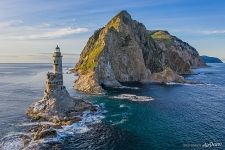 Маяк Анива на скале Сивучья Маяк Анива на скале Сивучья