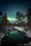 Северное сияние над незамерзающей рекой Северное сияние над незамерзающей рекой