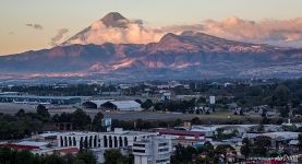 Столица Гватемалы, вулкан Агуа Столица Гватемалы, вулкан Агуа