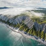 Белые скалы на побережье Охотского моря Белые скалы на побережье Охотского моря
