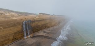 Водопад на восточном побережье