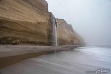 Водопад высотой 25 метров