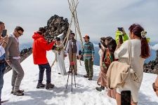 Свадьба на вершине вулкана Свадьба на вершине вулкана