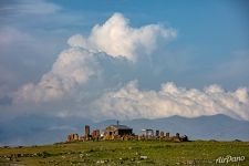Кучевые облака над кладбищем Кучевые облака над кладбищем