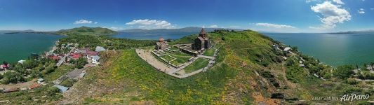 Панорама монастыря Севанаванк