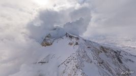 Вулкан Мутновский, в кальдере зимой 4