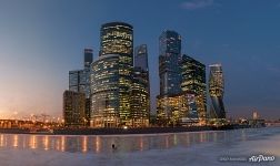 «Москва-Сити» зимним вечером