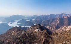 Над храмами у стены Цзяошань Над храмами у стены Цзяошань