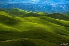 Зеленые холмы Кавказа Зеленые холмы Кавказа
