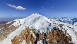 Эльбрус, вид с запада над ледником Кюкюртлю