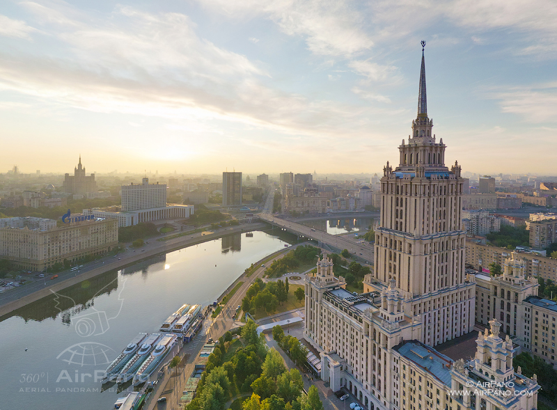 Вид на высотки в москве