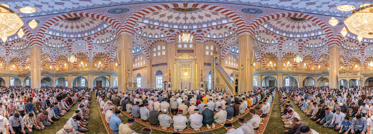 Мусульманский часть. Мечеть сердце Чечни в Грозном. Джума мечеть Грозный. Мечеть сердце Чечни в Грозном внутри. Мечеть сердце Чечни внутри.