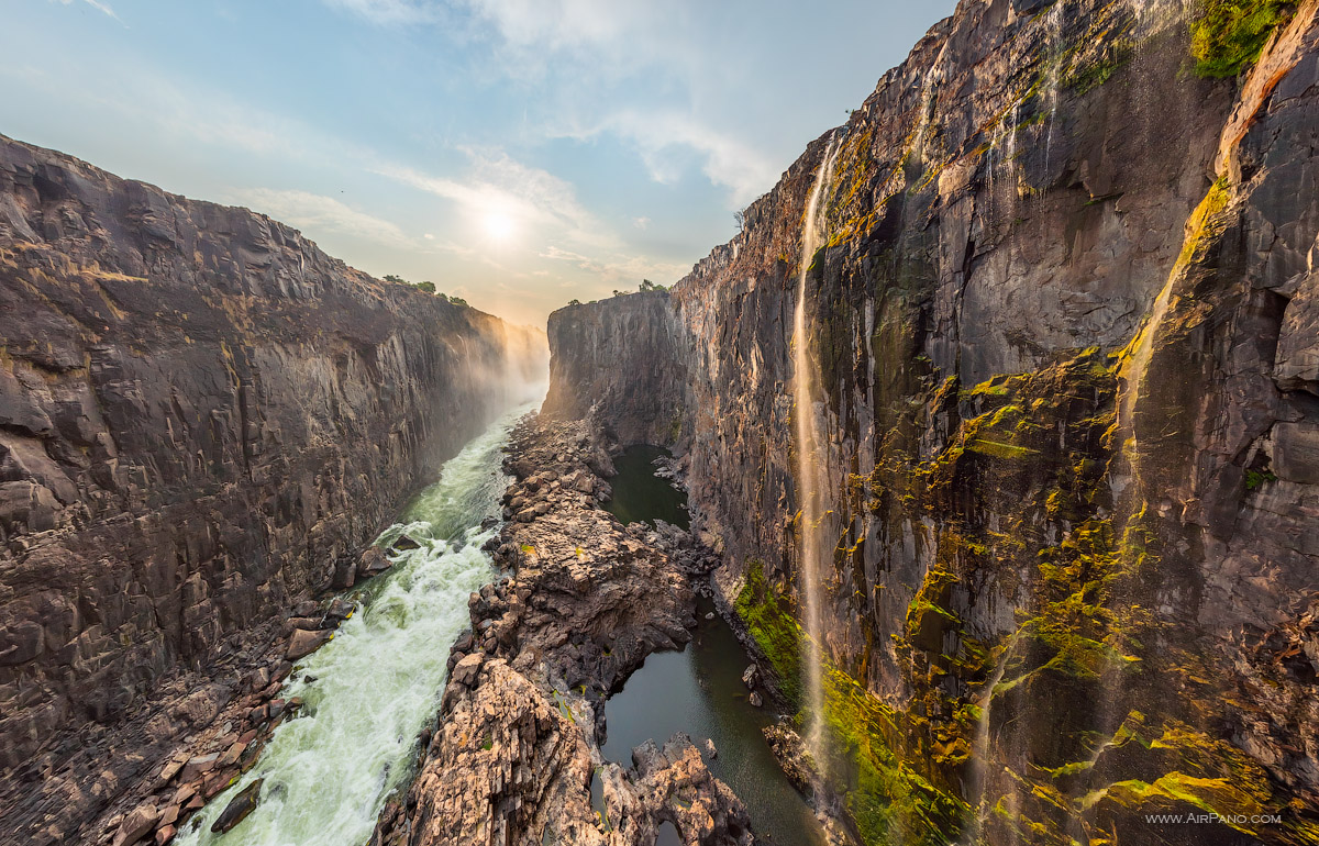 Самый высокий водопад в северной африке. Каньон Замбези. Водопады Африки фото.