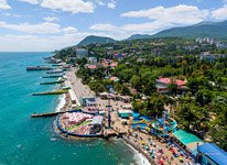 Пляж «Ласковый берег» с высоты, Алушта Пляж «Ласковый берег» с высоты, Алушта