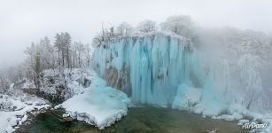 Туман у водопада